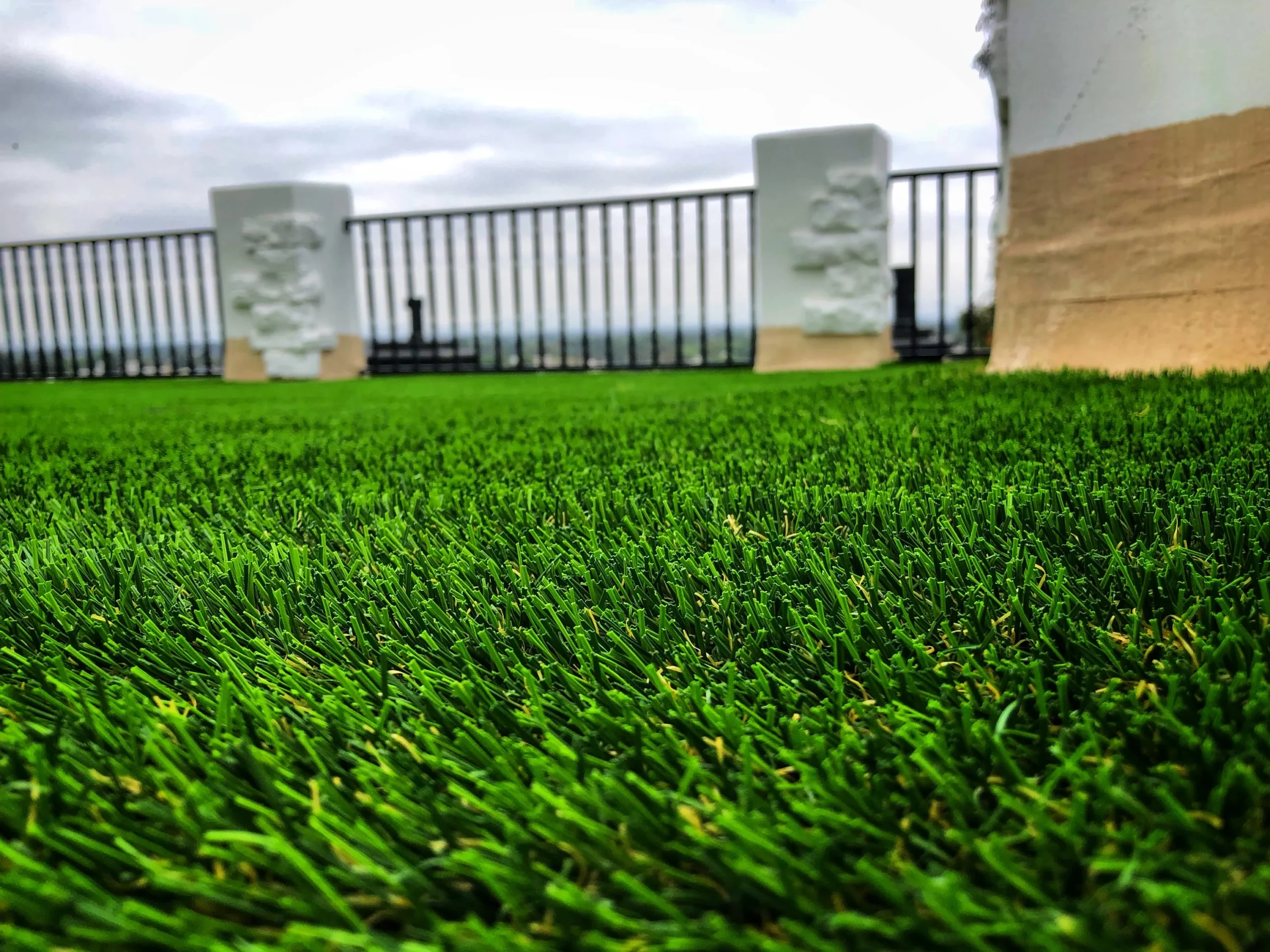 Artificial Grass Landscaping and the Advantages It Has Over a Natural Lawn